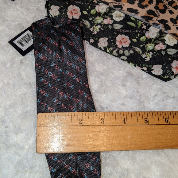 Nwt Kendall & Kylie bundle of 4 pouches/cosmetic bags - Picture 12 of 16